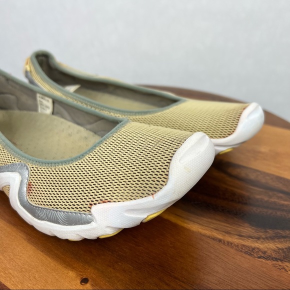Mountrek Yellow Metallic Silver Slip On Women's Shoes Size 11 - Picture 7 of 11